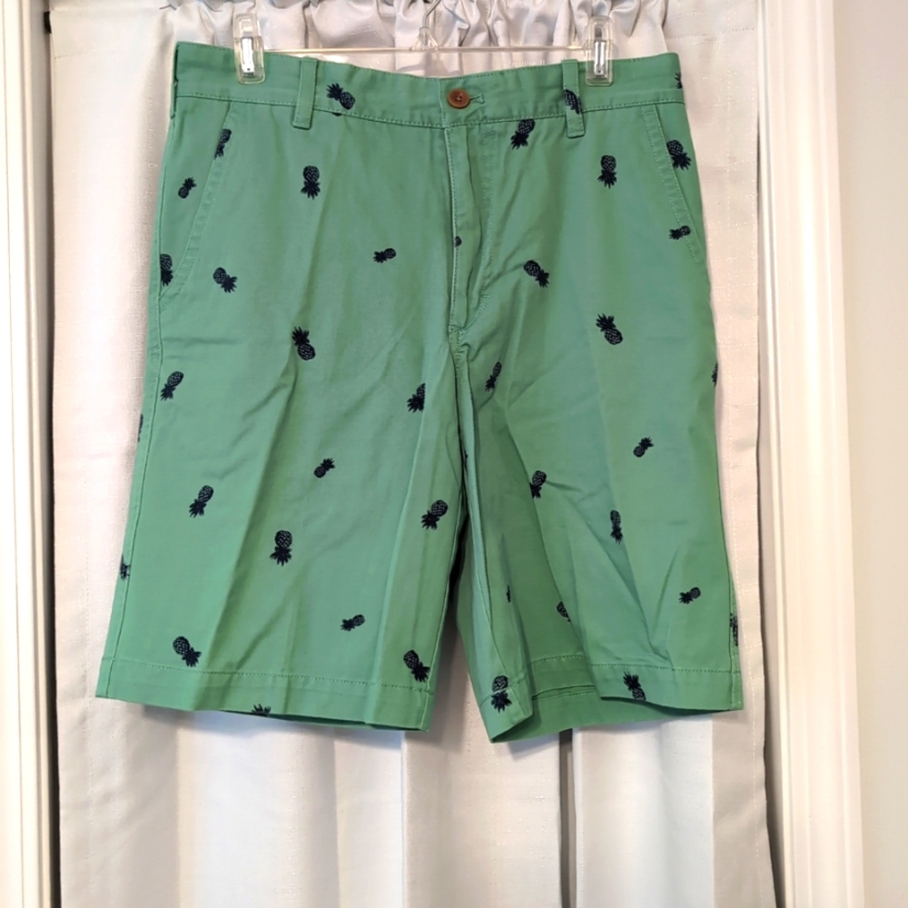 Izod‎ Saltwater Green Shorts With Navy Pineapple Print Size 32